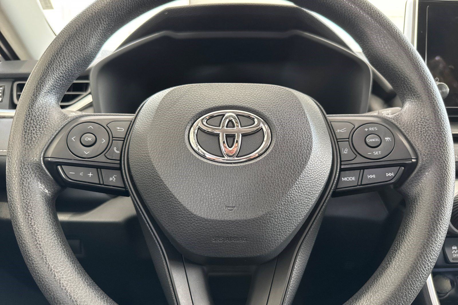 Used 2024 Toyota RAV4 LE AWD/4WD image 27