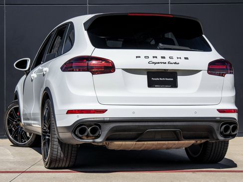 Certified 2018 Porsche Cayenne Turbo image 3
