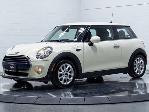 Used 2018 MINI Cooper 2-Door Hardtop image 6