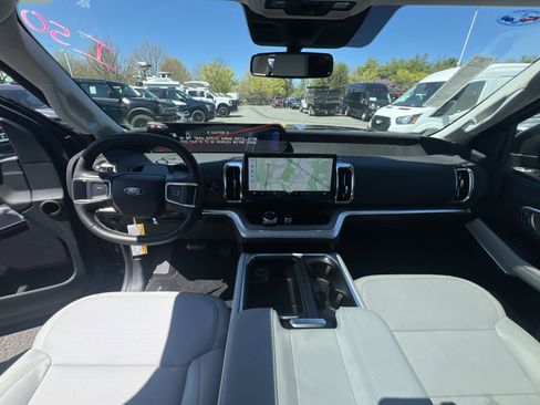 New 2026 Ford Expedition Max Platinum image 23