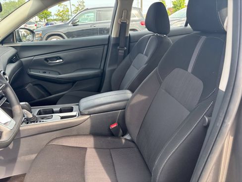 Used 2025 Nissan Sentra SV FWD image 24