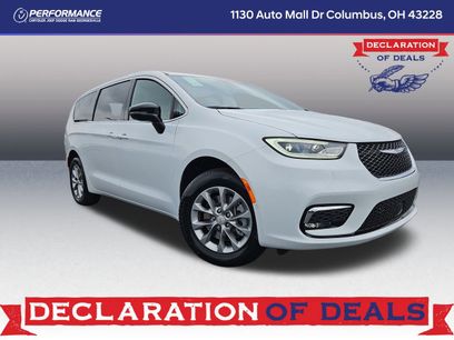 New 2026 Chrysler Pacifica Select