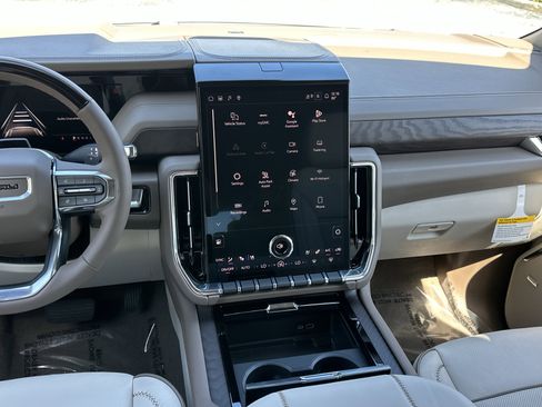 New 2026 GMC Yukon Denali w/ Denali Reserve Package image 15