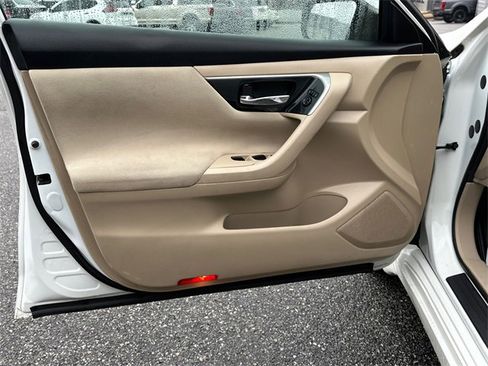 Used 2014 Nissan Altima 2.5 S w/ Display Audio Package image 10