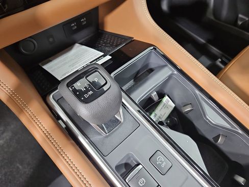 New 2026 Nissan Pathfinder Platinum image 24