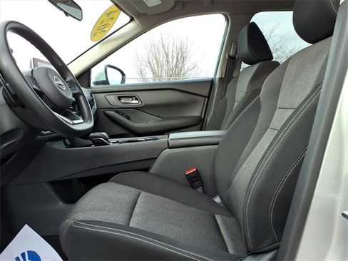 Used 2024 Nissan Rogue SV image 13