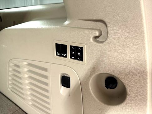 Used 2019 GMC Yukon XL Denali w/ Denali Ultimate Package image 30