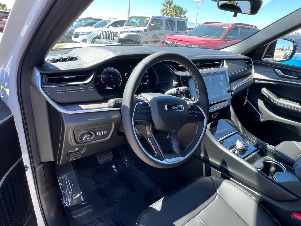 New 2026 Jeep Grand Cherokee L Limited w/ Limited Altitude Package AWD/4WD image 18