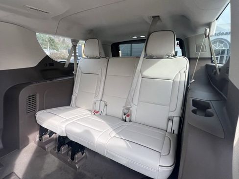 Used 2021 GMC Yukon XL Denali w/ Denali Premium Package image 26