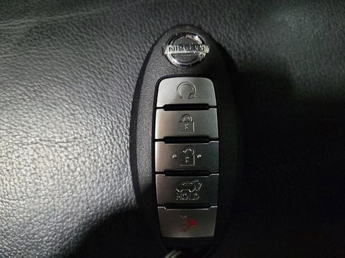 Used 2017 Nissan Pathfinder Platinum w/ Cargo Package image 32