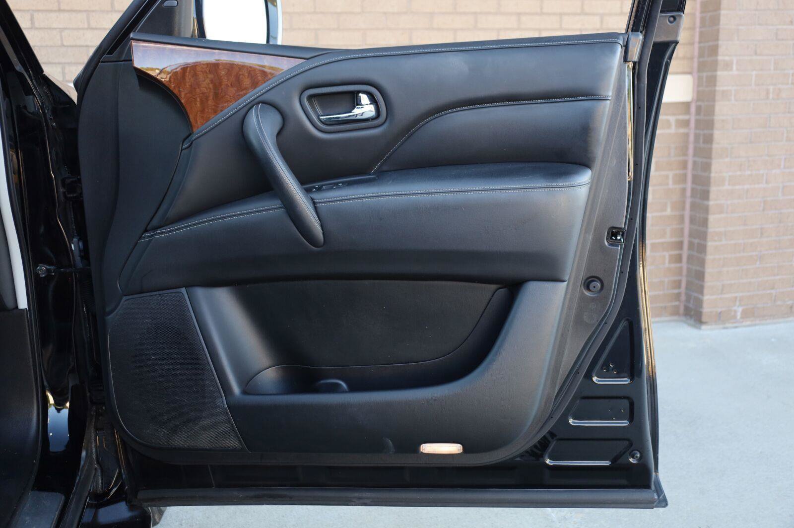 Used 2019 INFINITI QX80 Luxe w/ 22" Wheel Package AWD/4WD image 30