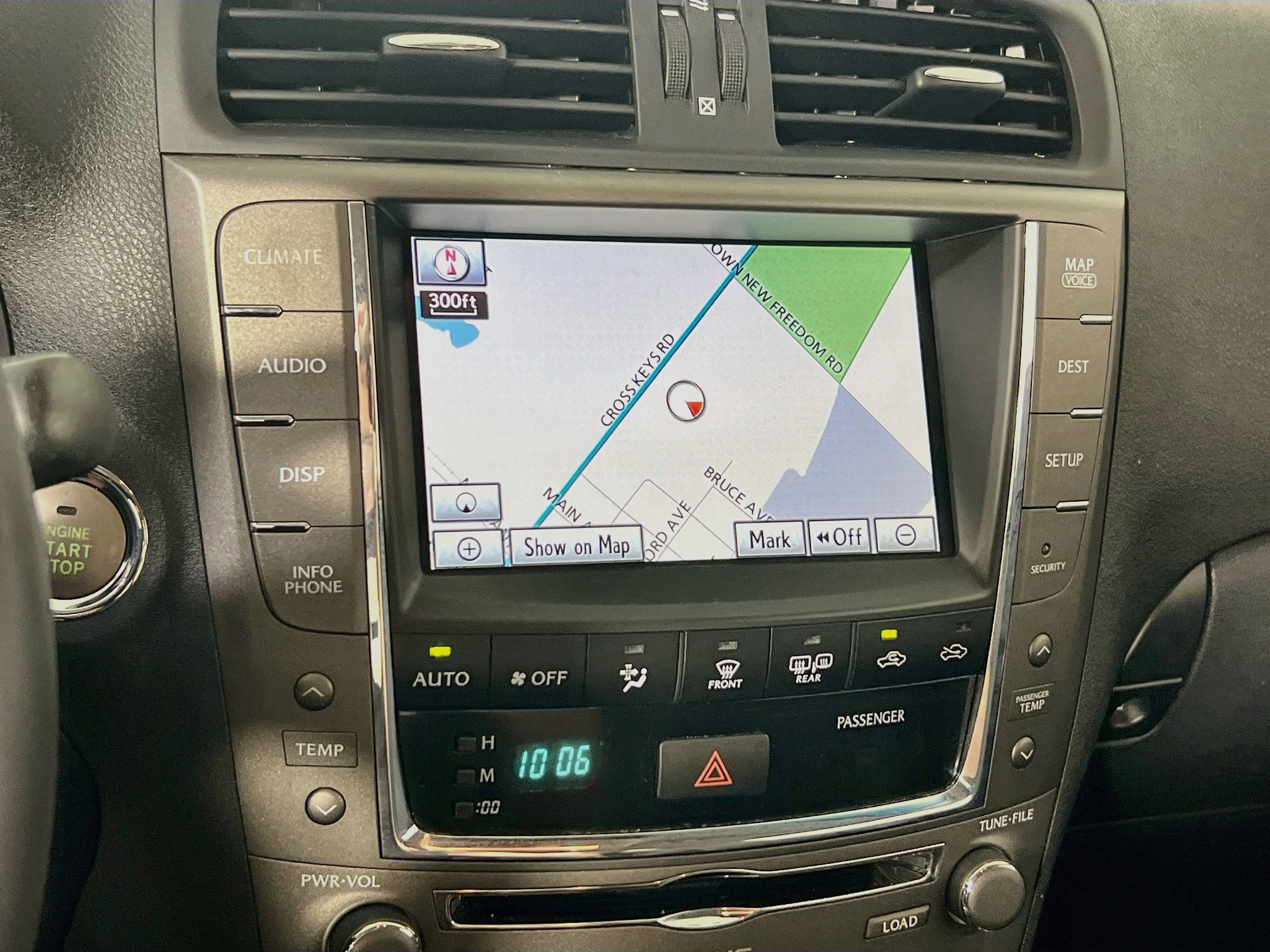 Used 2010 Lexus IS 250C w/ Luxury Pkg RWD image 13