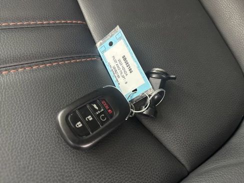 Used 2025 Honda Pilot TrailSport image 37