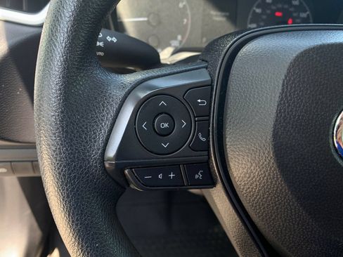 Used 2025 Toyota Corolla LE FWD image 28