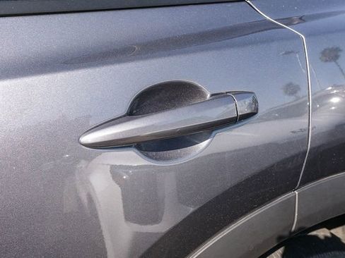 Used 2025 Nissan Rogue SV FWD image 10