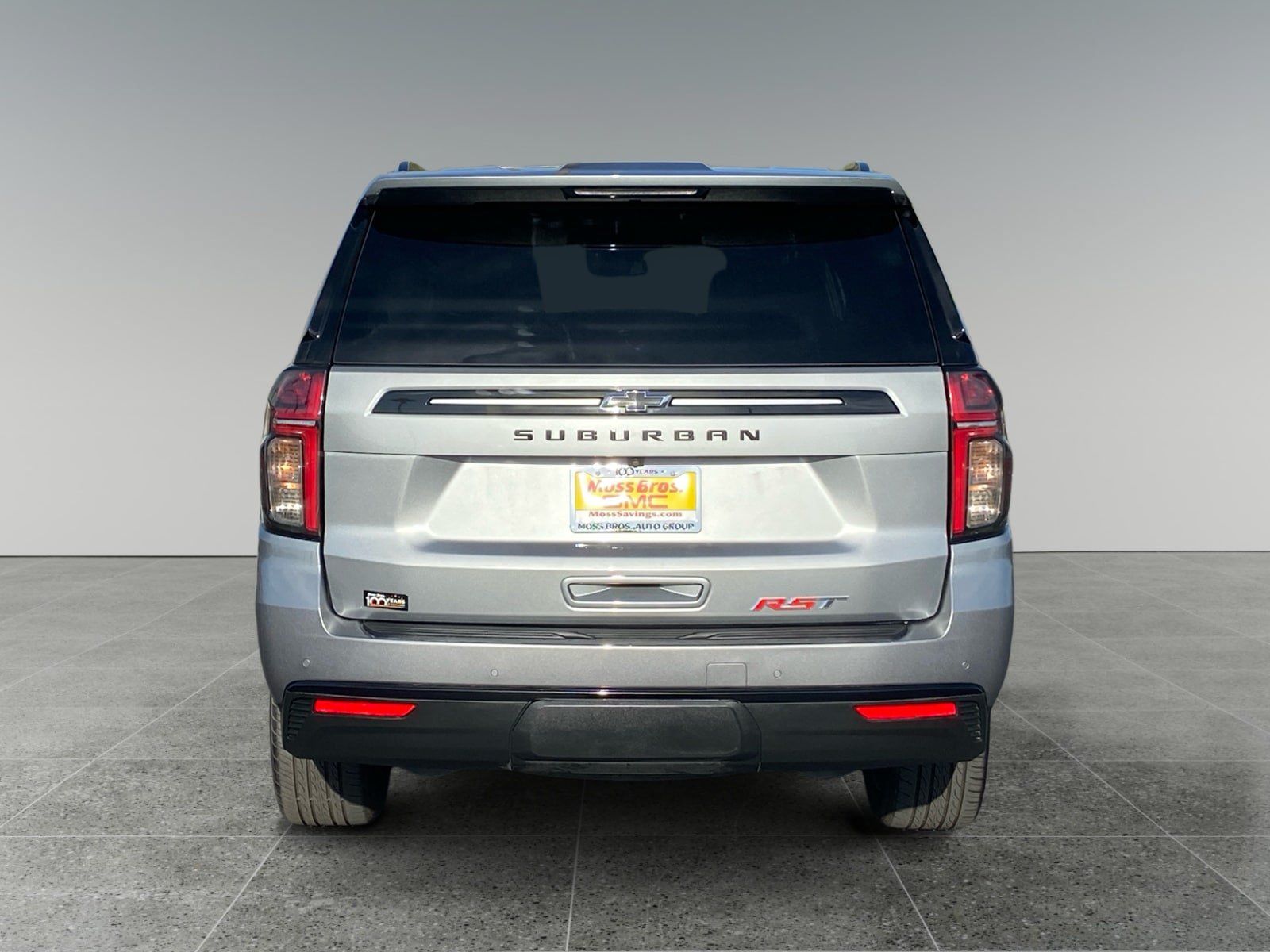 Used 2024 Chevrolet Suburban RST RWD image 4