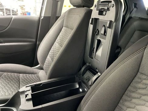 Used 2020 Chevrolet Equinox LT w/ Driver Convenience Package image 21