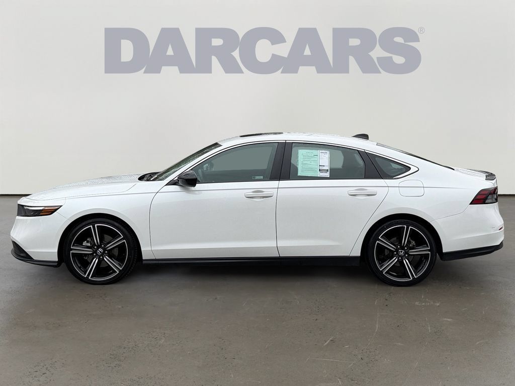 Used 2025 Honda Accord Sport image 4