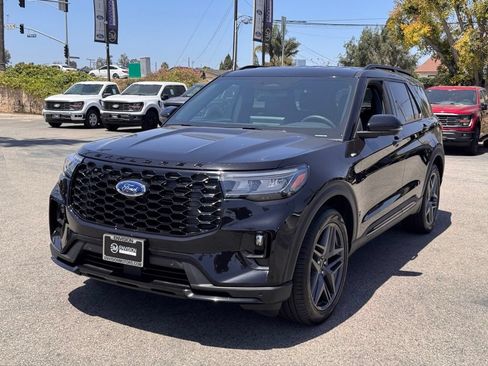 Used 2025 Ford Explorer ST-Line w/ Premium Package RWD image 7