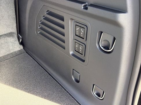 New 2026 Chevrolet Traverse High Country image 32