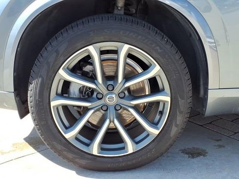 Used 2018 Volvo XC90 T5 Momentum w/ Convenience Package image 7
