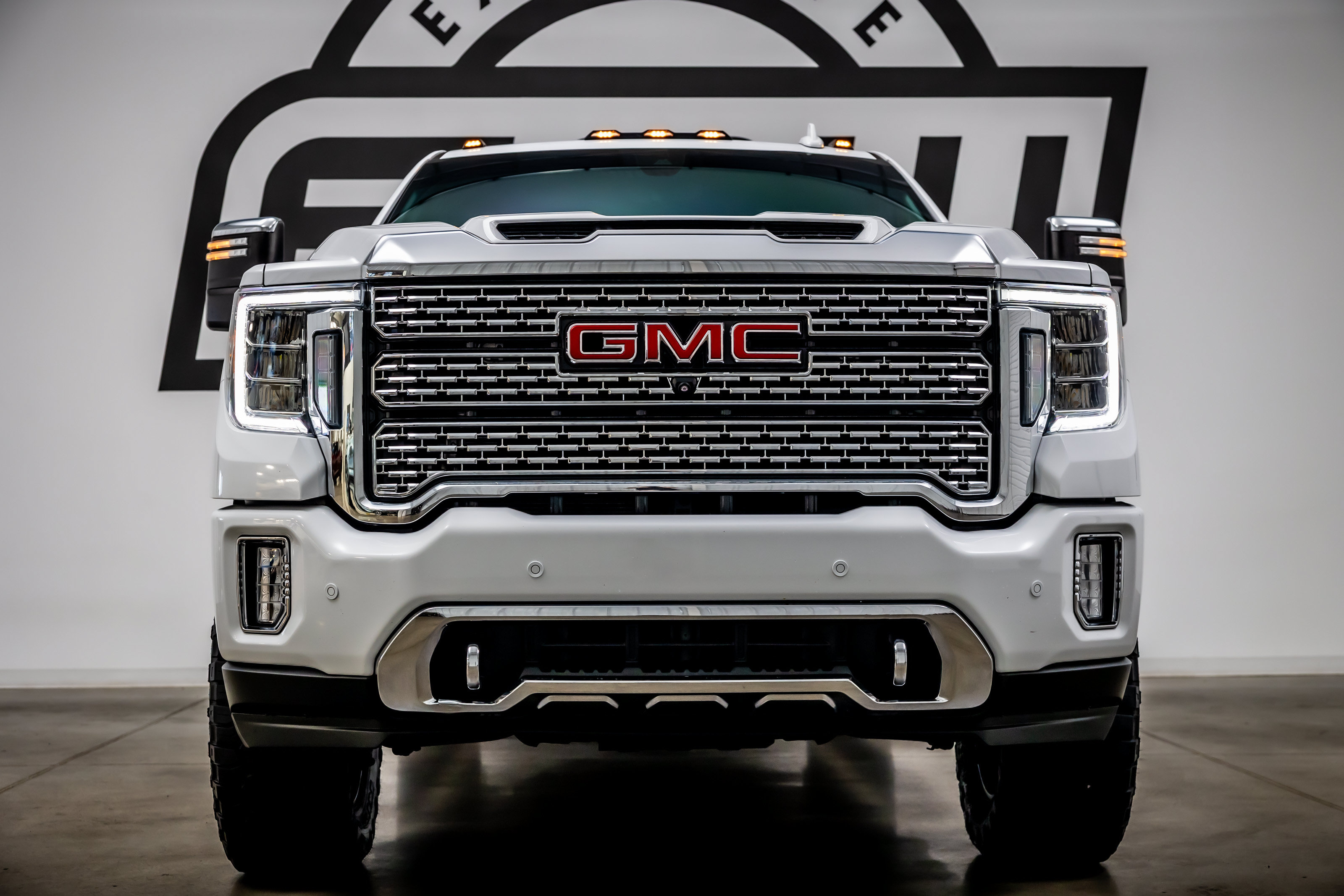 Used 2020 GMC Sierra 2500 Denali w/ Denali Ultimate Package AWD/4WD image 4