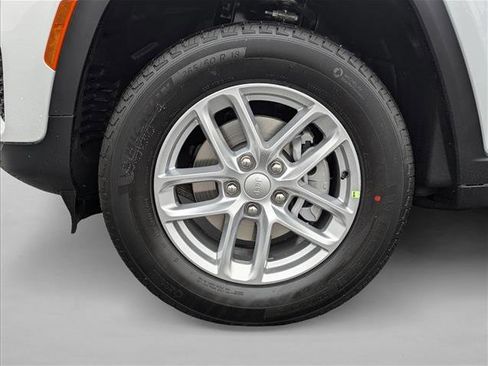 New 2025 Jeep Grand Cherokee Laredo X image 9