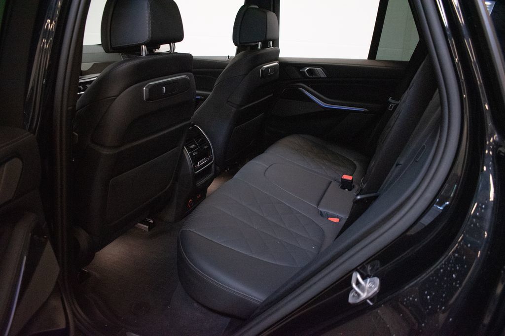 Used 2025 BMW X5 M60i w/ Climate Comfort Package AWD/4WD image 24