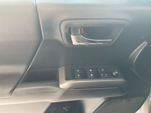 Used 2020 Toyota Tacoma TRD Off-Road w/ TRD Premium Off Road Package image 13