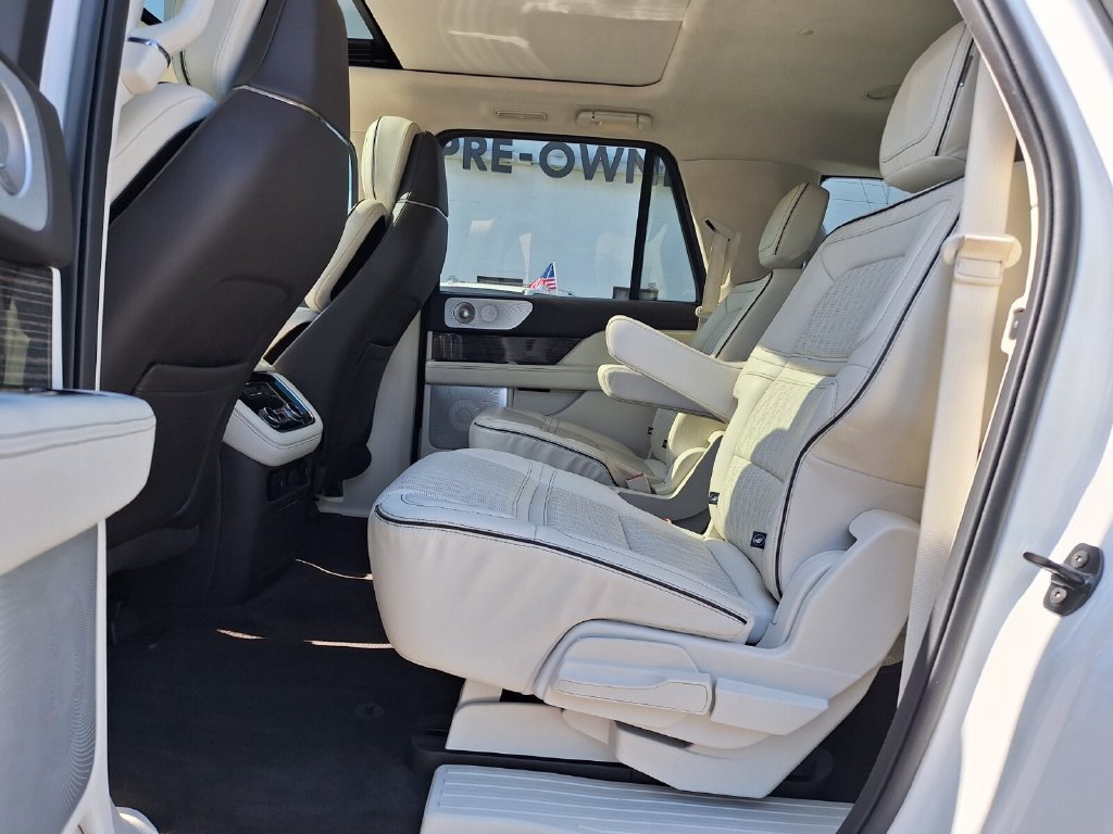 Used 2021 Lincoln Navigator L Black Label w/ Cargo Convenience Package AWD/4WD image 13