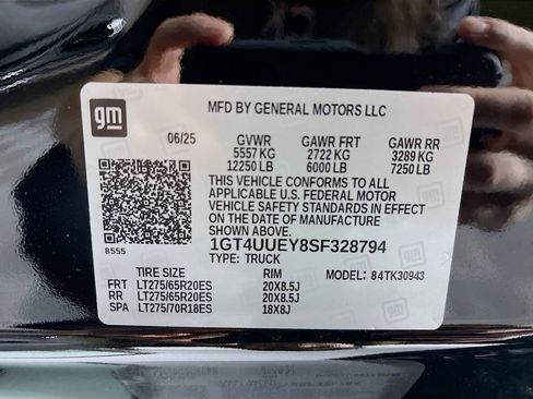 New 2025 GMC Sierra 3500 SLT w/ SLT Premium Package image 33