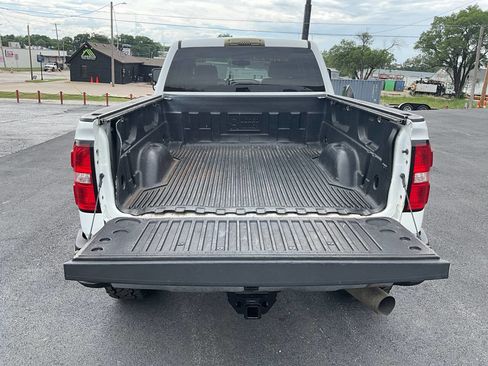 Used 2018 GMC Sierra 2500 SLT w/ Duramax Plus Package AWD/4WD image 19
