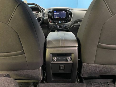 Used 2020 Chevrolet Traverse LT image 38