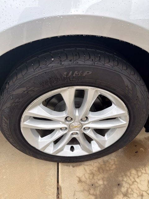 Used 2017 Chevrolet Malibu LT FWD image 9