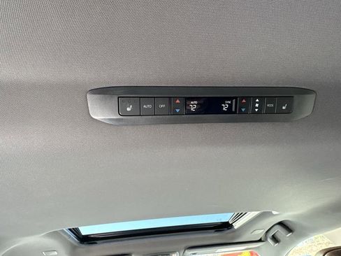 Used 2024 Toyota Sienna Platinum image 24