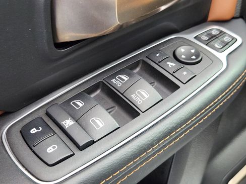 Used 2024 RAM 2500 Limited image 17