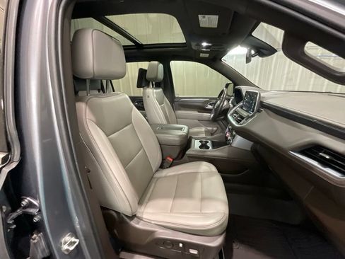 Used 2021 GMC Yukon XL SLT w/ SLT Premium Package RWD image 17