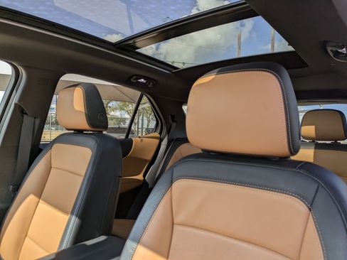 Used 2018 Chevrolet Equinox Premier image 13