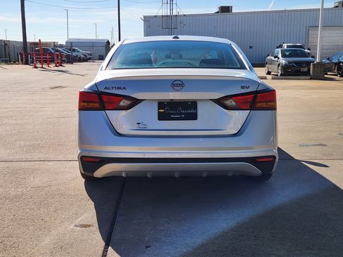 Used 2024 Nissan Altima 2.5 SV image 7