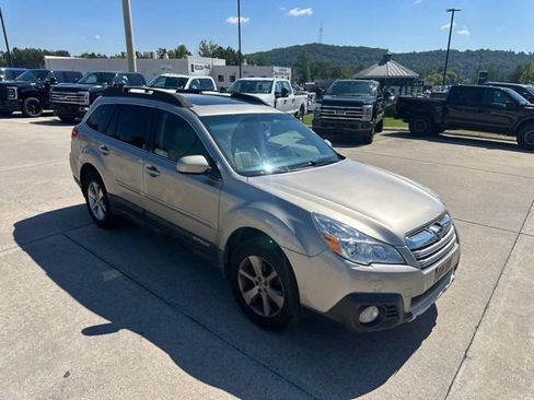 Used 2014 Subaru Outback 2.5i Limited AWD/4WD image 9