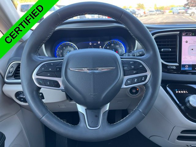 Used 2024 Chrysler Pacifica Touring-L FWD image 20