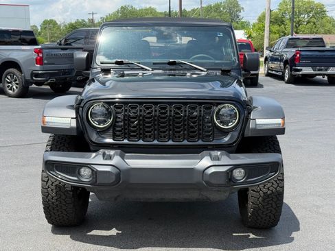 Used 2024 Jeep Wrangler Unlimited Sport AWD/4WD image 3