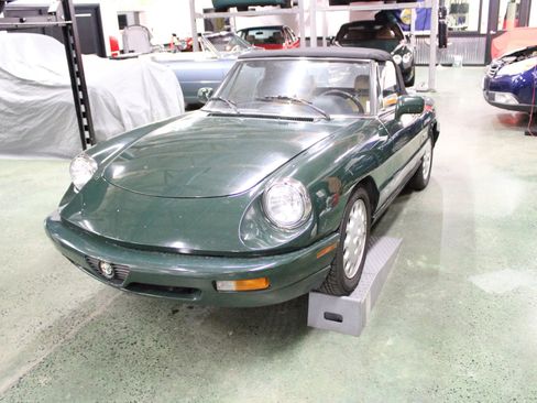 Used 1991 Alfa Romeo Spider Veloce image 3