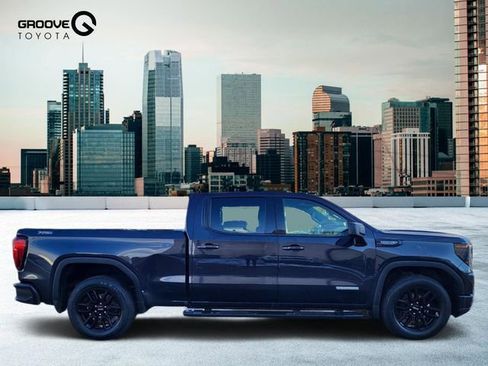 Used 2022 GMC Sierra 1500 Elevation w/ LPO, Elevation Black Package image 7