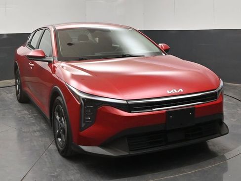Used 2025 Kia K4 FWD image 2