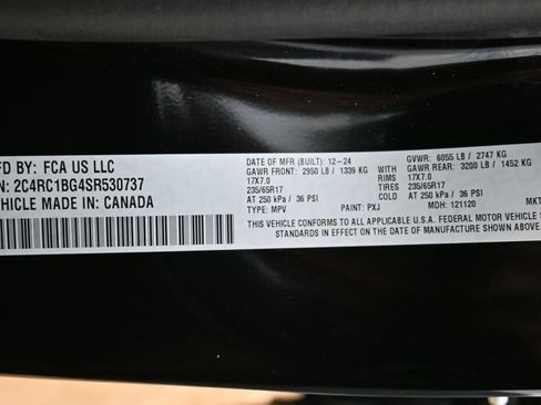 Used 2025 Chrysler Pacifica Select FWD image 9
