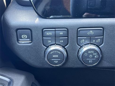 New 2026 GMC Sierra 1500 Elevation w/ LPO, Elevation Black Package image 23
