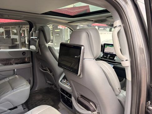 Used 2018 Lincoln Navigator Reserve w/ Technology Package AWD/4WD image 35