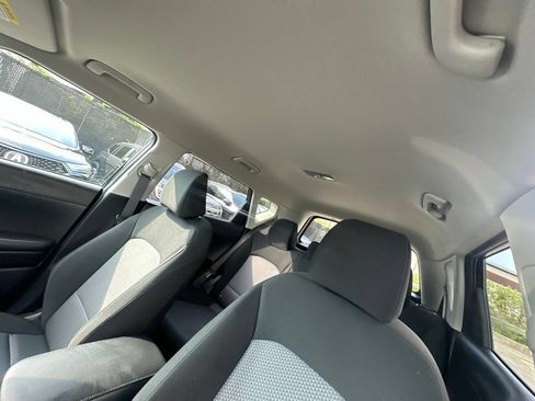 Used 2023 Kia Soul LX w/ LX Technology Package FWD image 12
