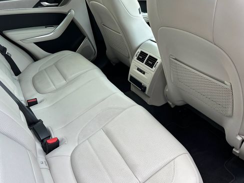 Used 2023 Jaguar F-PACE R-Dynamic S image 30